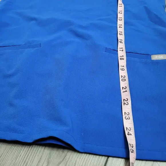 FIGS Technical Collection Blue Casma Three-Pocket Scrub Top Style FW1100 Women's - Picture 6 of 8